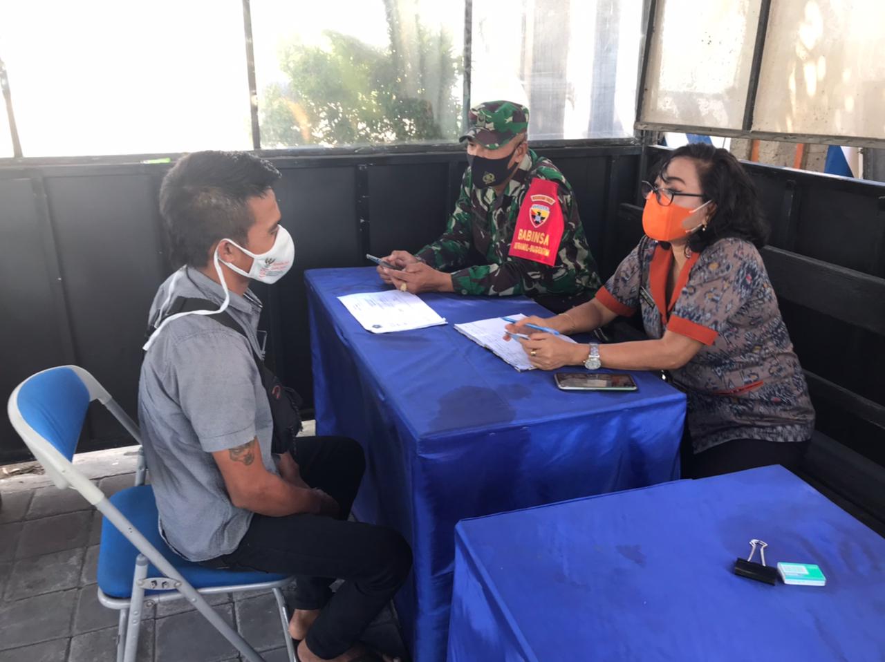 Galakkan Penerapan Prokes  Tim Yustisi Denpasar Laksanakan Pemantauan Di Traffic Light Jalan Cokroaminoto - Jalan Gunung Galunggung