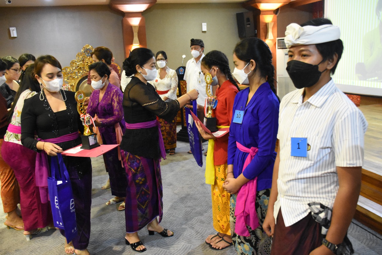 Tutup Lomba Literasi Hari Anak Nasional  Ny. Antari Jaya Negara Ajak Belajar Literasi dan Gali Potensi Diri   