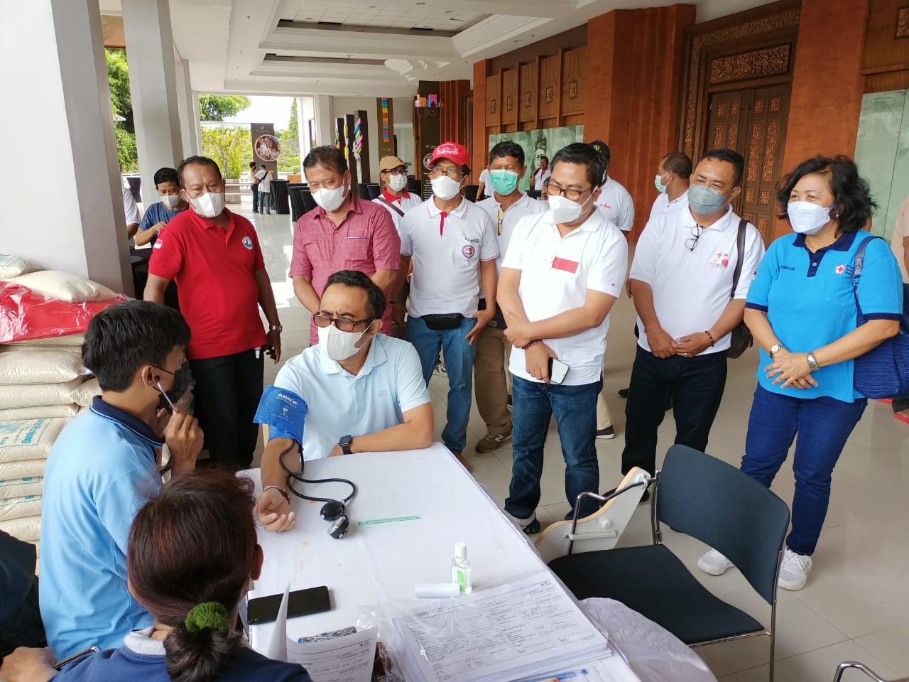 Peringati Hut ke-1 Semeton Jaya Wibawa (Sejiwa) Gelar Donor Darah Dan Penyerahan Sembako