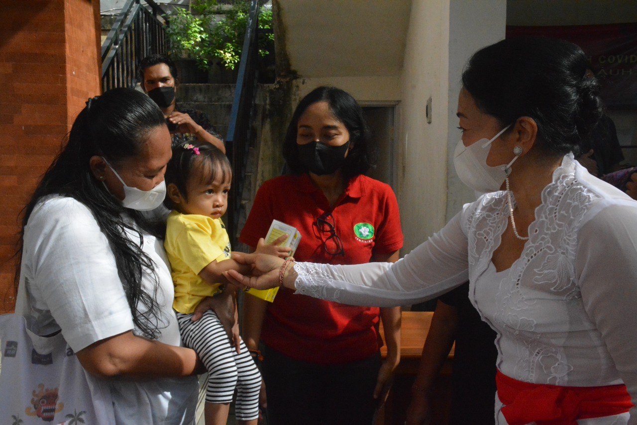 TP PKK Kota Denpasar Gencarkan   Bantuan PMT Berkelanjutan