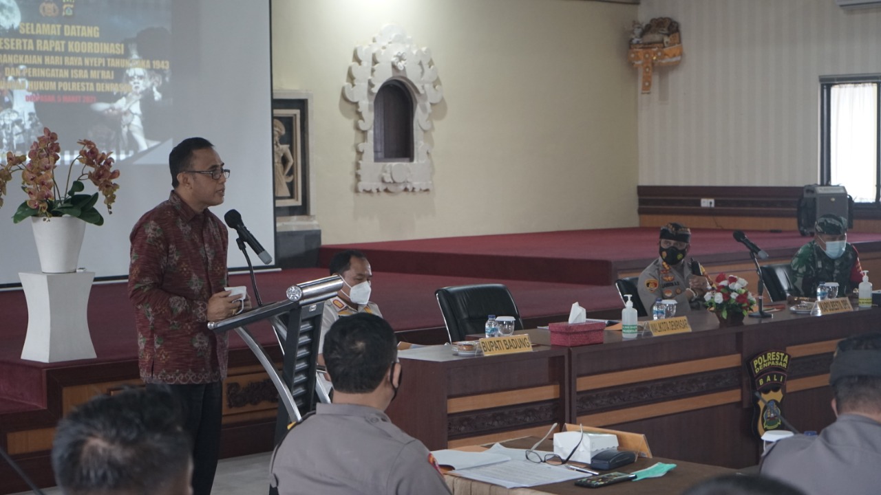 Hadiri Rakor Nyepi dan Isra Mi’raj di Polresta Denpasar Wali Kota Jaya Negara Lakukan Koordinasi Kenyamanan Pelaksanaan Hari Suci
