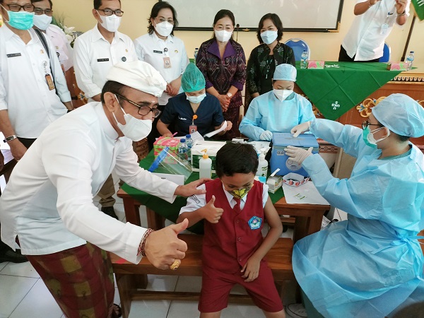 Pemkot Denpasar "Kick Off" Vaksinasi Anak 6-11 Tahun Jaya Negara Targetkan Tuntas Secepatnya