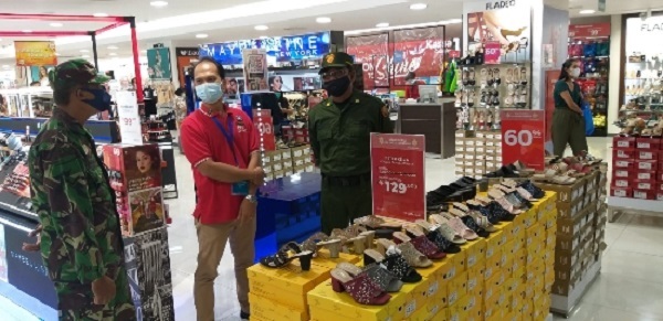 Desa Dauh Puri Kelod Gelar Patroli Dialogis dan Sosialisasi Prokes