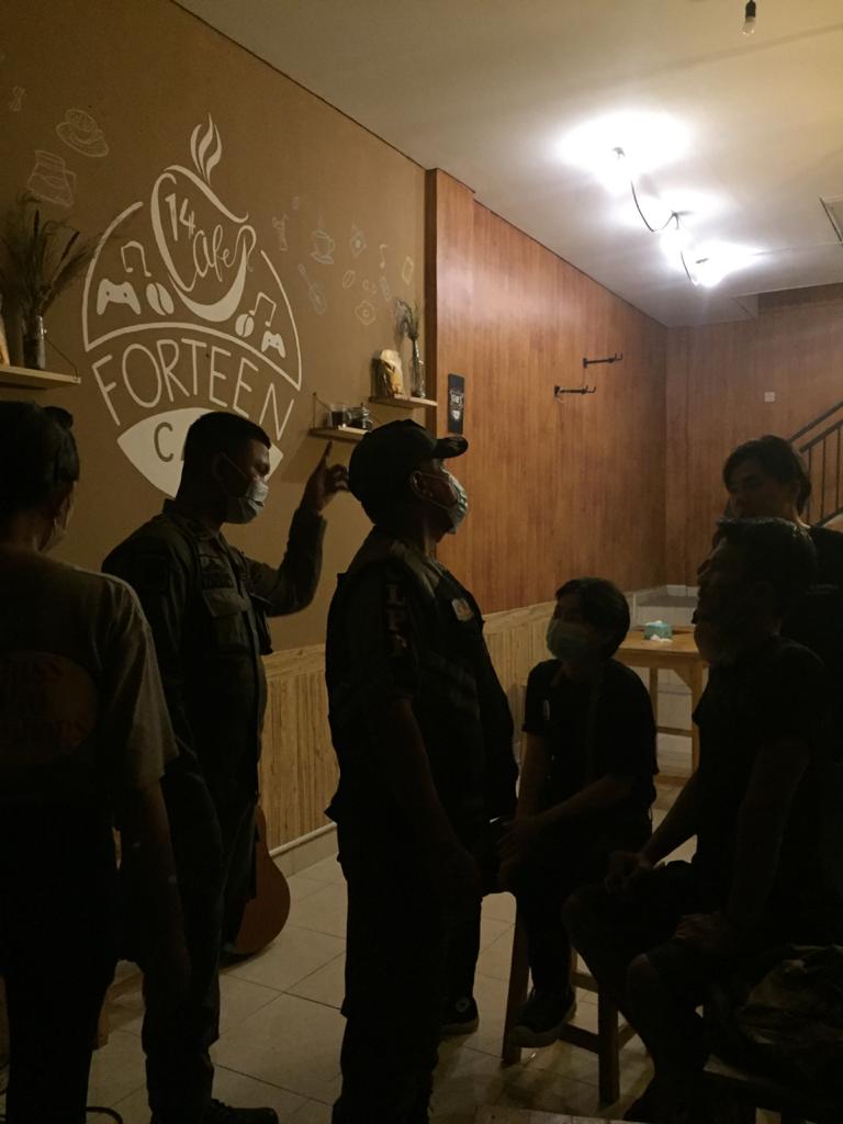 Langgar Prokes, Tim Yustisi Denpasar Tertibkan Dua Kafe di Jalan Tukad Badung