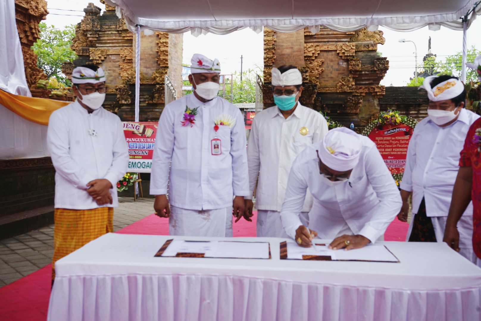 Wawali Kadek Agus Arya Wibawa Hadiri Pengukuhan Bendesa Adat Pedungan  Ajak Bersama Jaga dan Memajukan Desa Adat