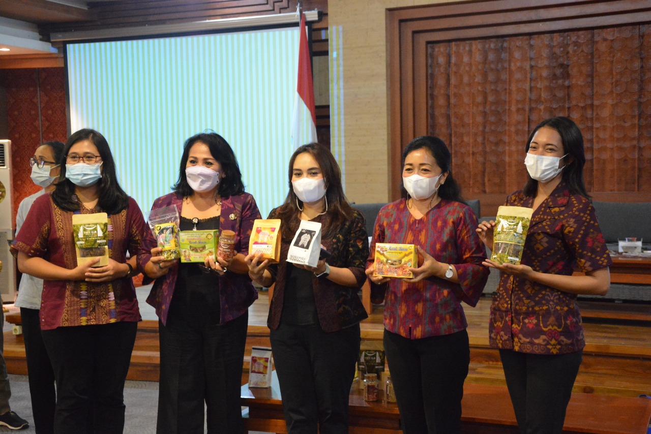 Dorong IKM dan UKM Masuk Toko Ritel Disperindag Denpasar Sinergi APRINDO Pasarkan Produk IKM/UKM