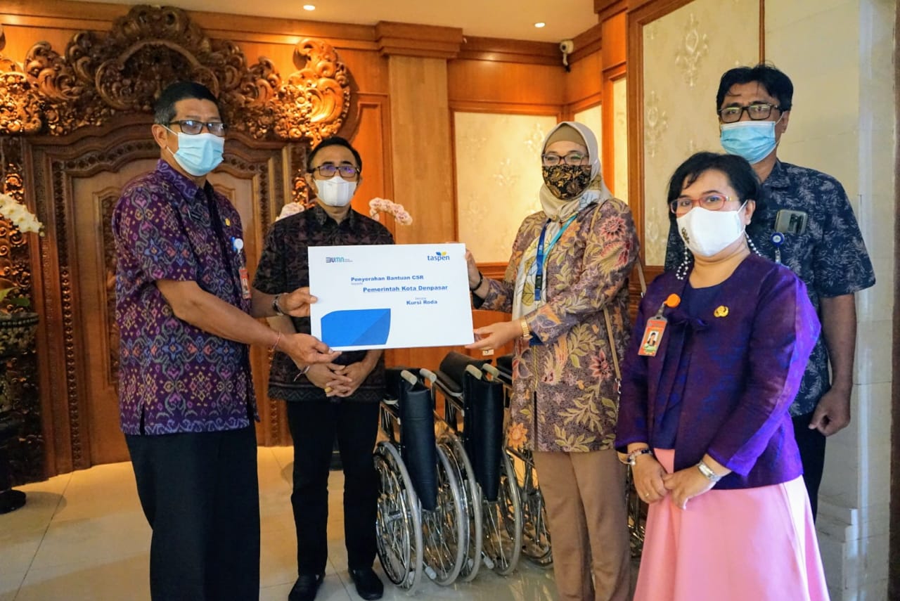 Pemkot Denpasar Terima CSR Kursi Roda dari PT Pelindo 3 dan PT. Taspen Denpasar