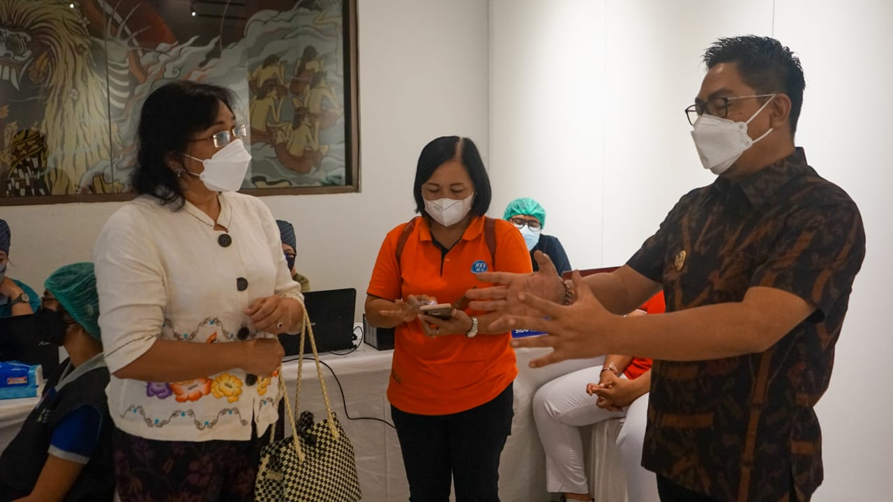 Wawali Arya Wibawa Kembali Tinjau Vaksinasi Massal di Kota Denpasar