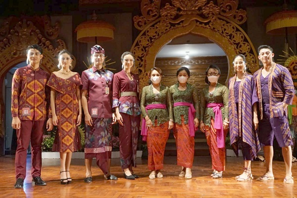 Lomba Peragaan Busana PKB XLIII Denpasar Raih Juara I Lomba Busana Kerja Adat Bali, dan Busana Casual