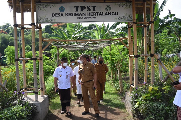 Buka Pelatihan TPS3R