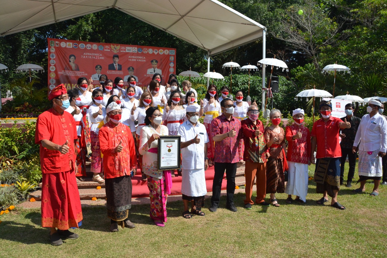 Ditinjau Gubernur Bali dan Wali Kota Jaya Negara INTI Bali dan IKBS Gelar Vaksinasi Masal