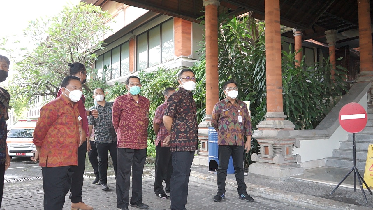 Di Tinjau Langsung Walikota Jaya Negara dan Wawali Arya Wibawa  35 Ribu Warga dan Pekerja Pariwisata Sanur Mulai di Vaksin