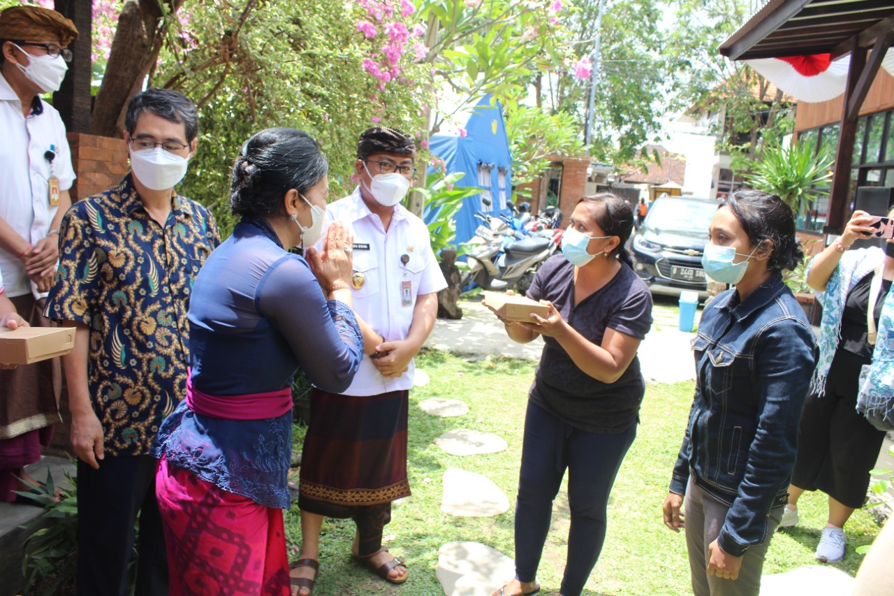 Wawali Arya Wibawa Hadiri Penutupan Bhakti Sosial PGRI Denpasar.