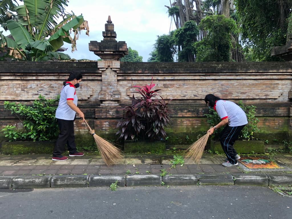 Serangkaian World Clean Up Day   Kelurahan Sumerta Giatkan Bersih Lingkungan dan Edukasi Pilah Sampah.