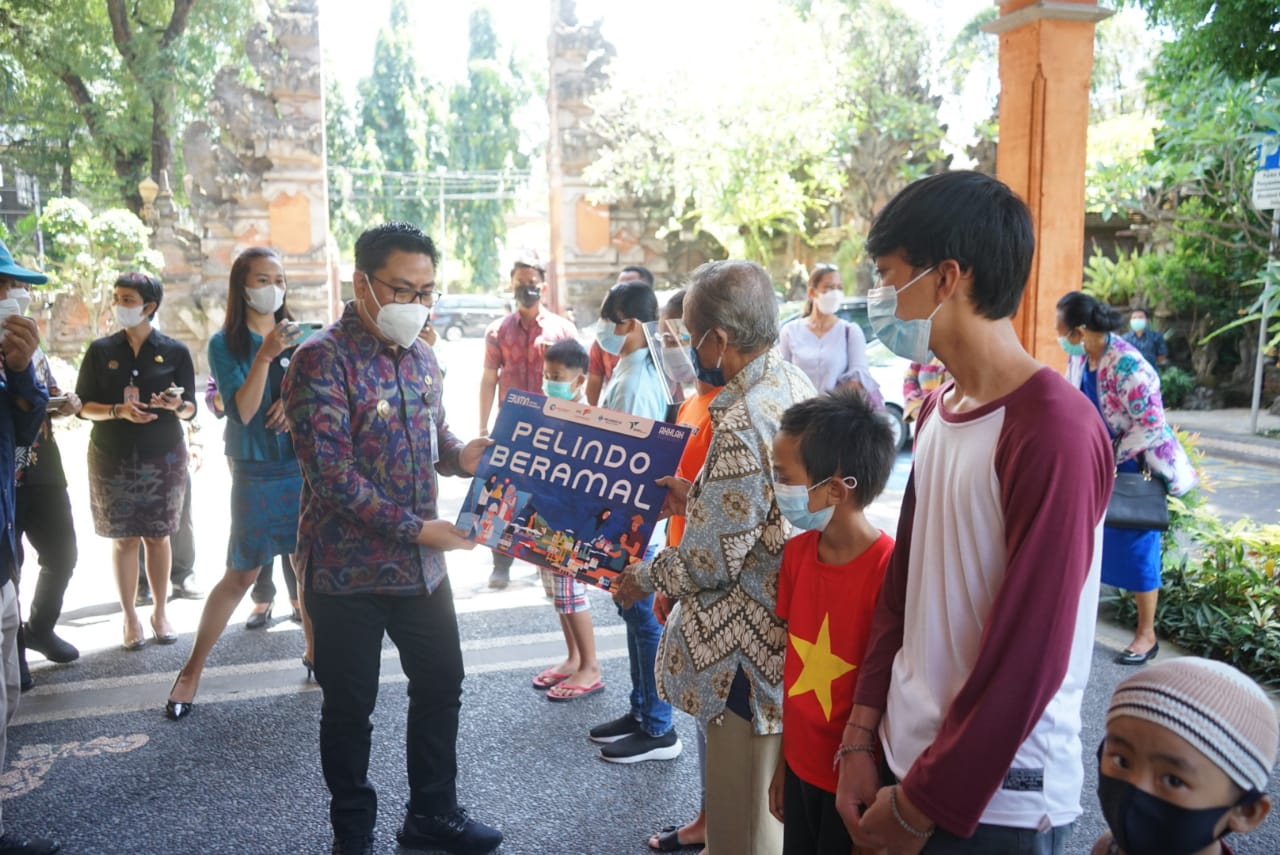 Hadapi Pandemi Dengan Hati, Pemkot dan Pelindo Santuni Anak Yatim dan Difabel.