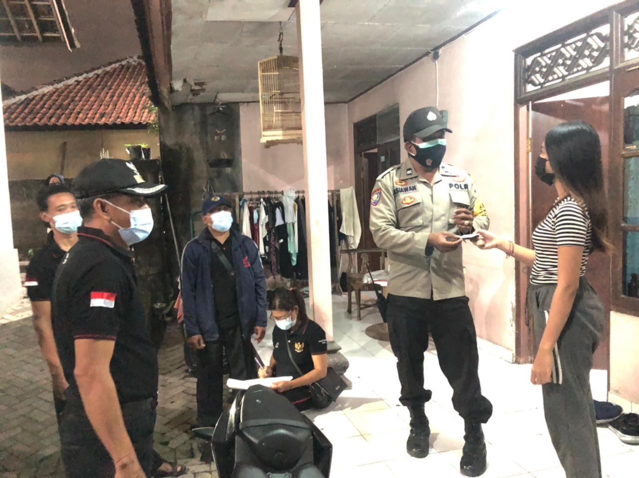 Desa Peguyangan Kaja Laksanakan Penertiban dan Pendataan Penduduk Non Permanen Selalu Ingatkan Warga Patuhi Prokes