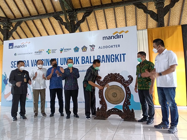 Pemkot Denpasar Gandeng Bank Mandiri Laksanakan Vaksinasi Massal