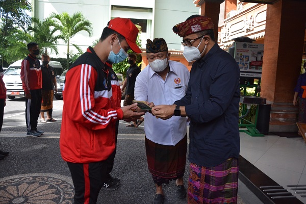 Wali Kota Jaya Negara Lepas Atlet Denpasar Menuju Pon Papua.