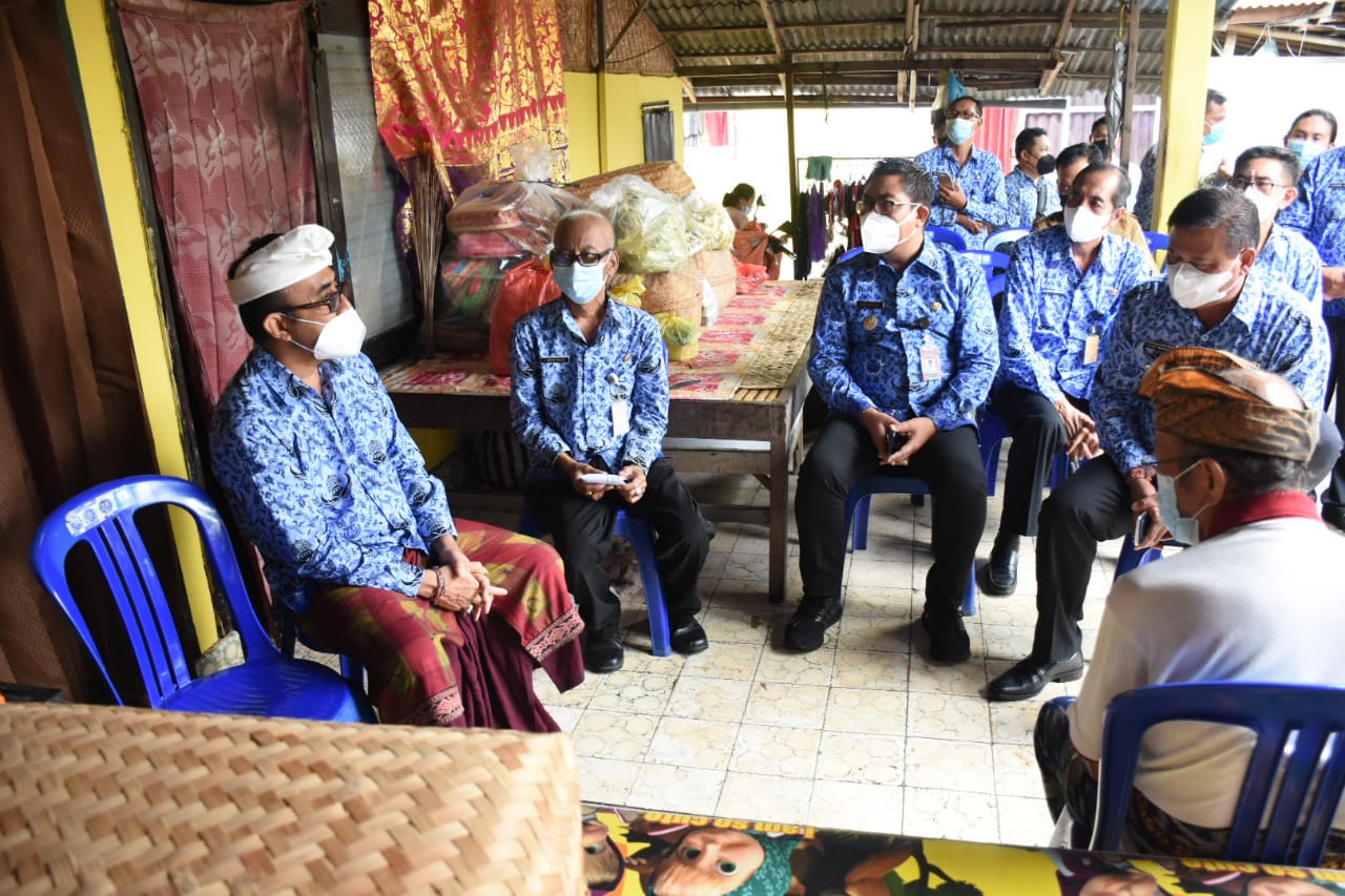 Dari Kegiatan Sosial Hut Ke-50  Korpri  Jaya Negara Kunjungi Anggota Korpri Yang Sakit