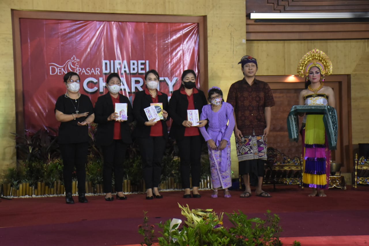 Berlangsung Secara Hybrid, Denpasar Difabel Charity Show Ny. Antari Jaya Negara Berikan Ruang Berkarya Capai Kesetaraan