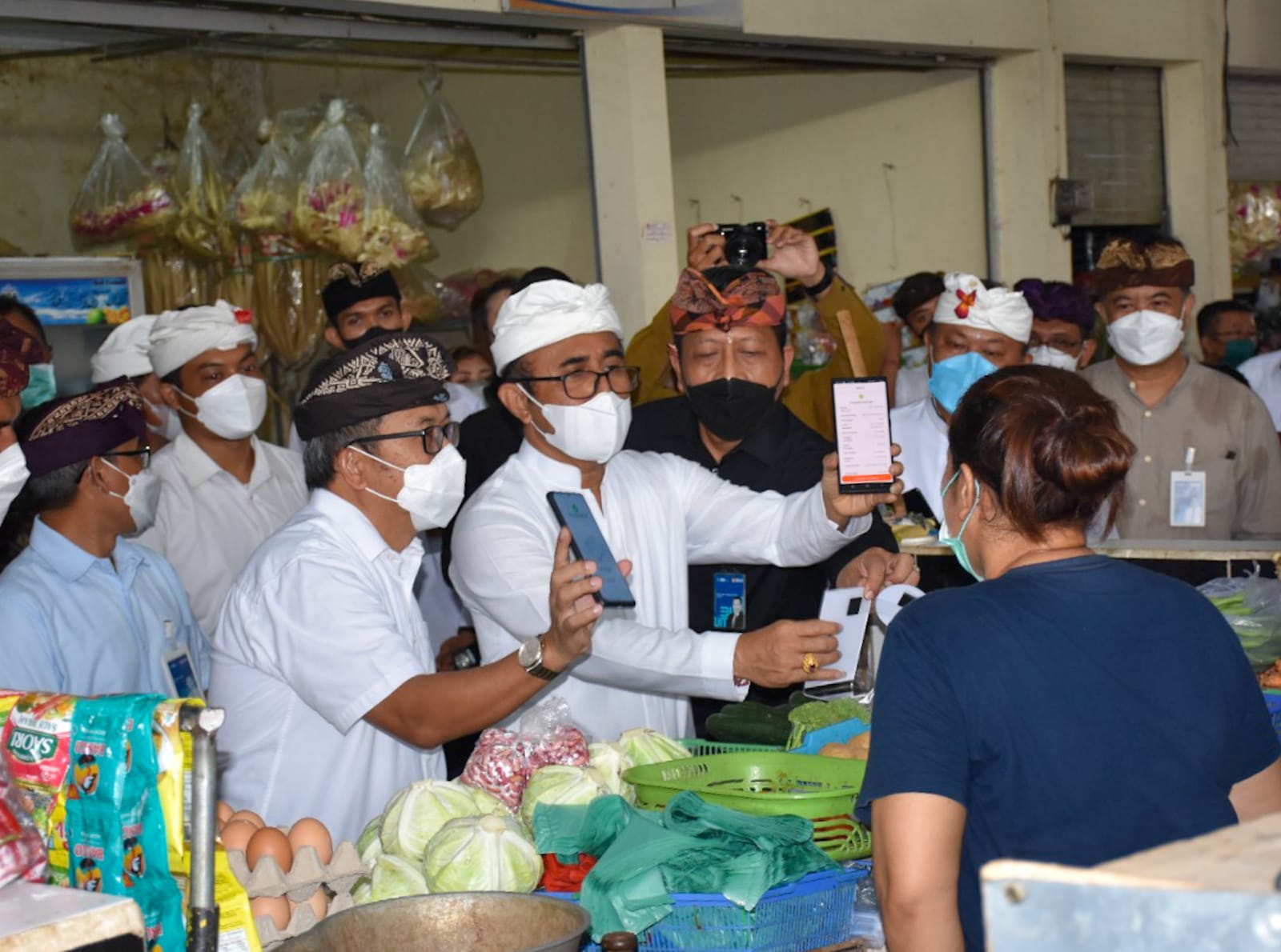 Walikota Jaya Negara Launching Digitalisasi Pembayaran dan SIAP QRIS di Pasar Nyanggelan Panjer