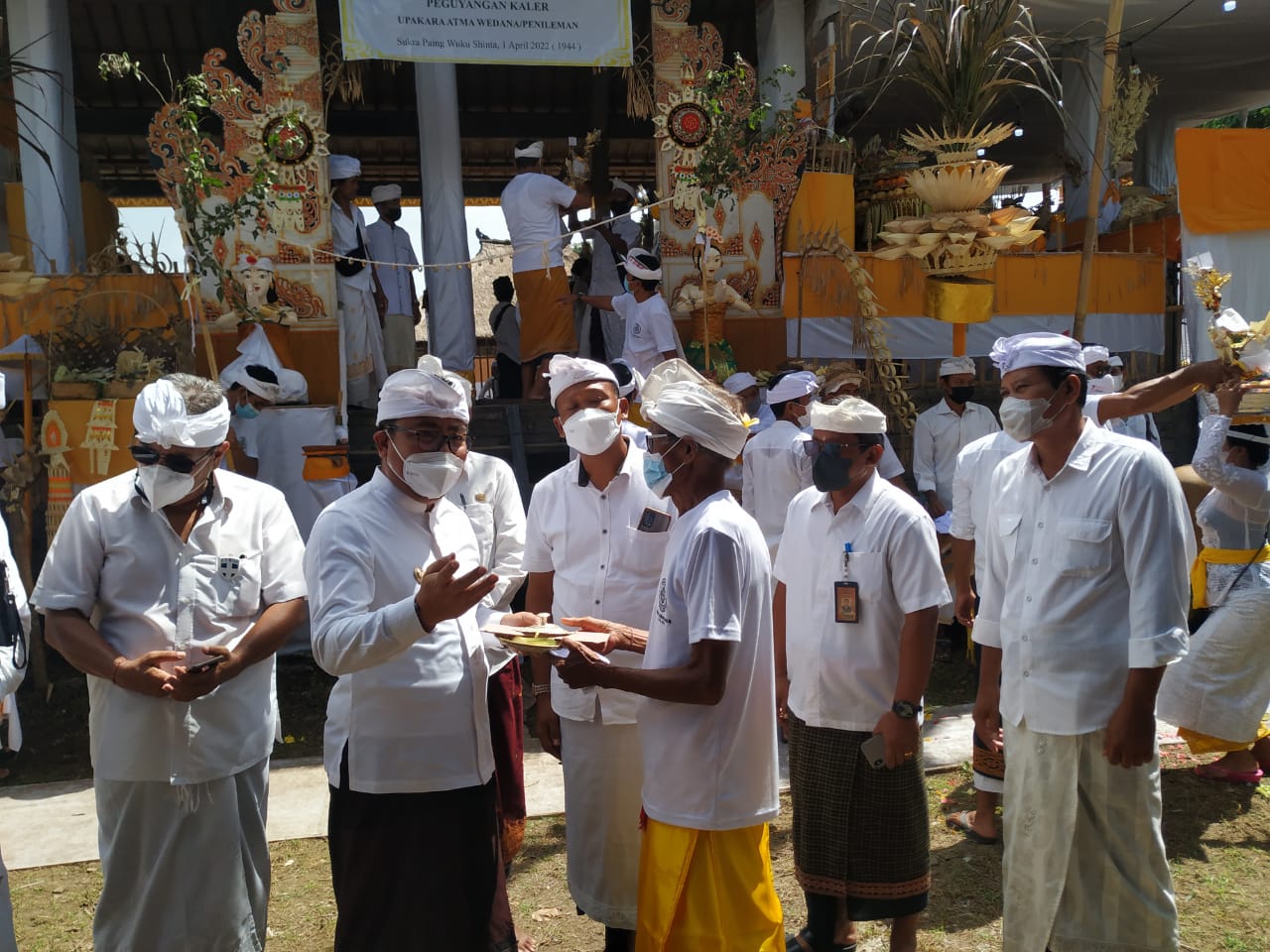 Dihadiri Wawali Arya Wibawa Warga Bhujangga Waisnawa Peguyangan Kaja Gelar Upacara Atma Wedana