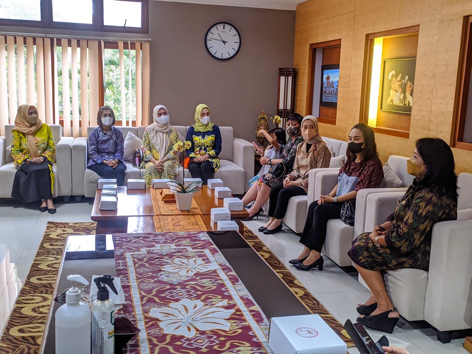 Eratkan Jalinan Silaturahmi, Rombongan TP PKK dan Para Istri Forkopimda Palangka Raya Kunjungi TP PKK Kota Denpasar 
