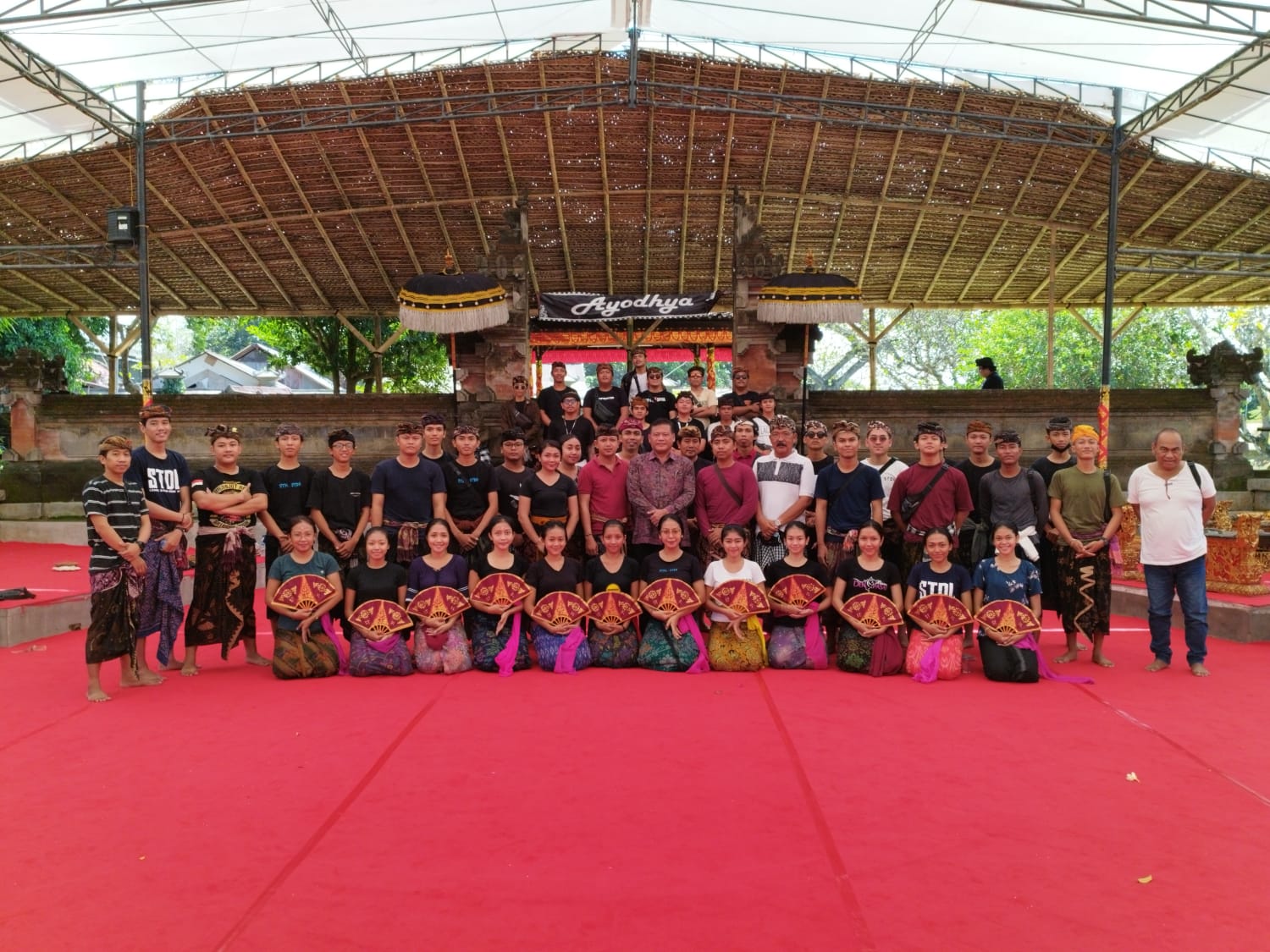 Sekda Alit Wiradana Tinjau Gladi Persiapan Janger Duta Denpasar Di Kalangan Ayodya.