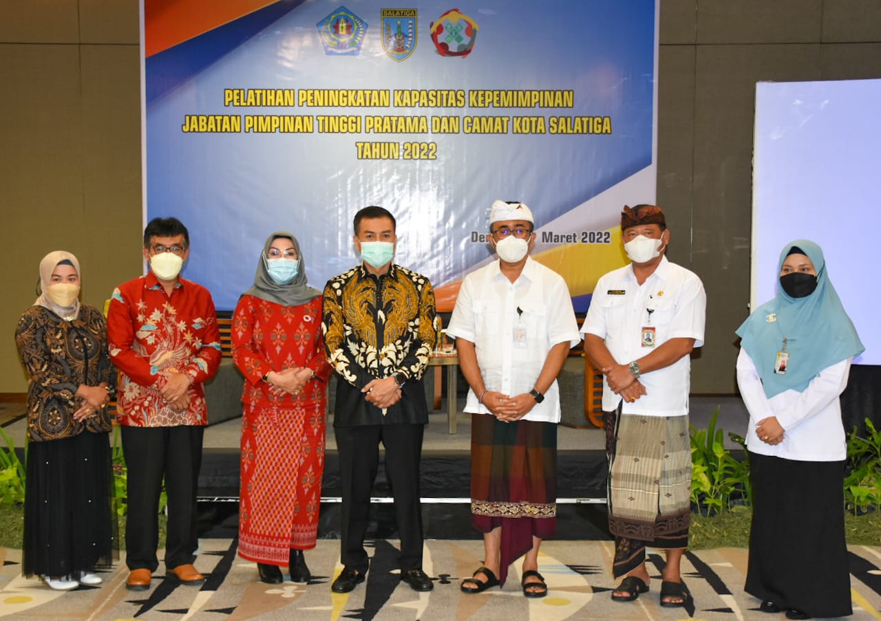 Jadi Pembicara pada Pelatihan Kepemimpinan Pemkot Salatiga  Walikota Jaya Negara Berbagi Pengalaman Pimpin Birokrasi di Masa Pandemi Covid-19