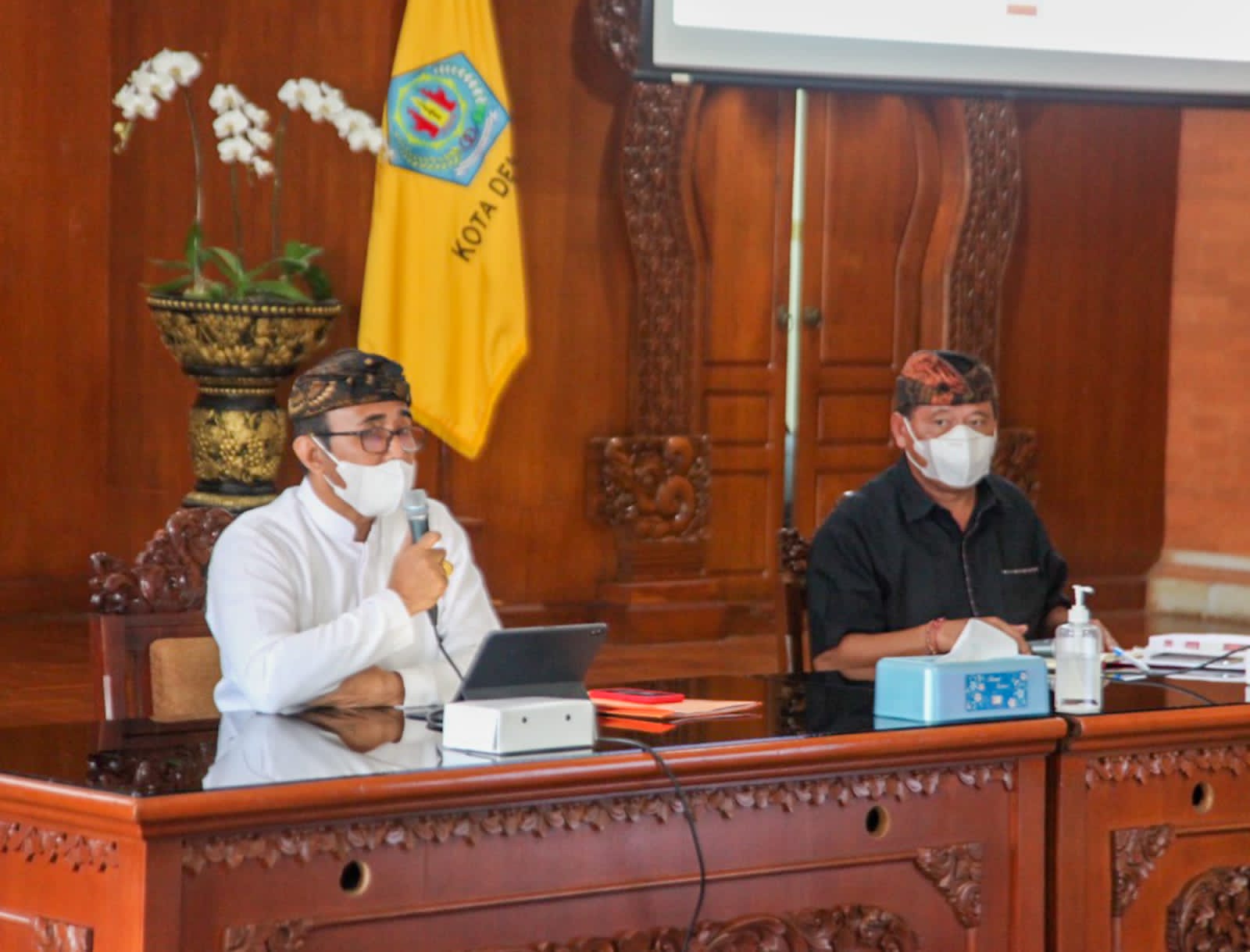 Walikota Jaya Negara Pacu Semangat Perbekel/Lurah Gencarkan Langkah Pencegahan Lonjakan Covid-19