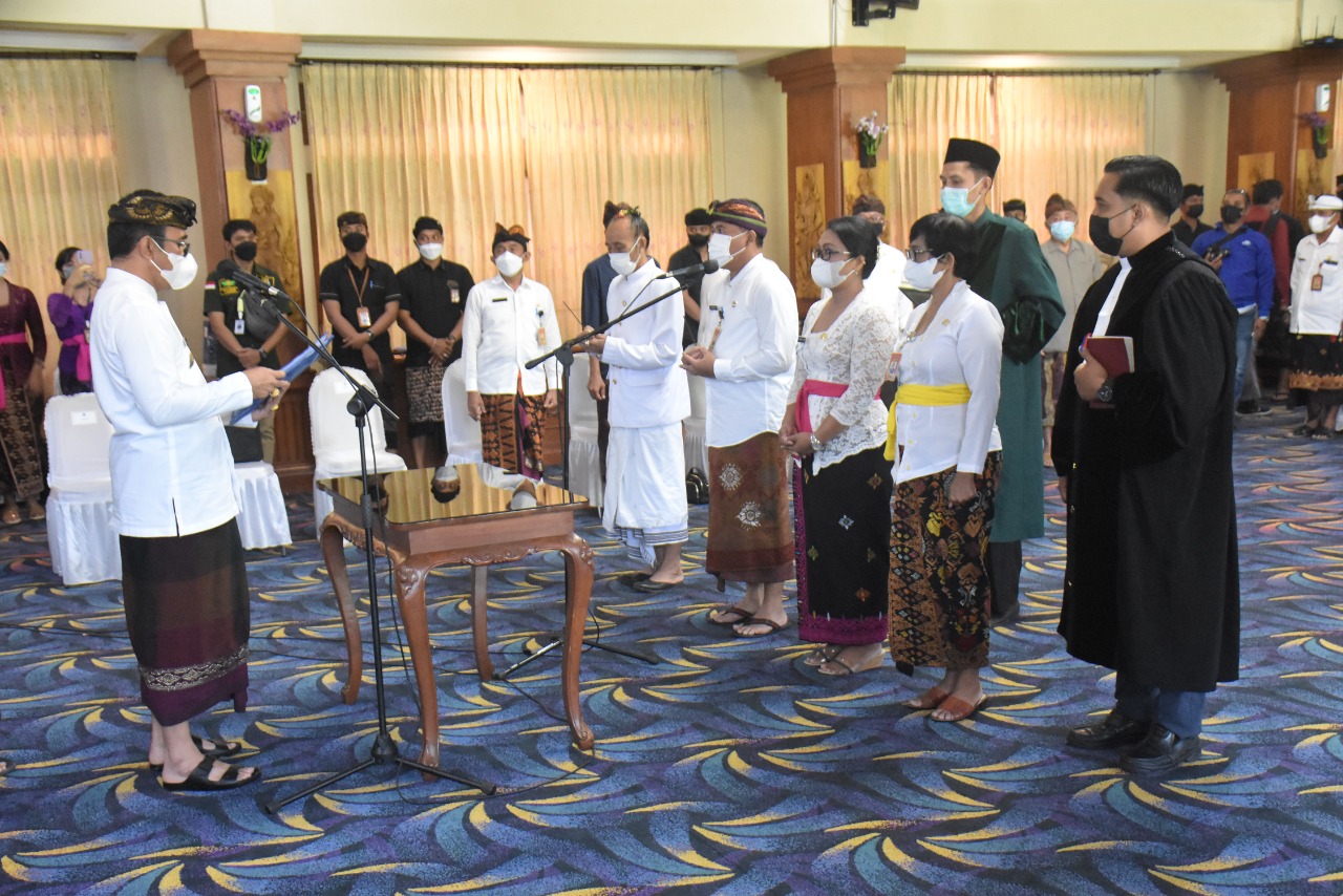 Walikota Jaya Negara Lantik 12 Pejabat Eselon II Hasil Lelang     Sekaligus Rotasi Pejabat Administrator dan Pengawas Dukung Penyegaran Organisasi  Dan Tingkatkan Pelayanan   