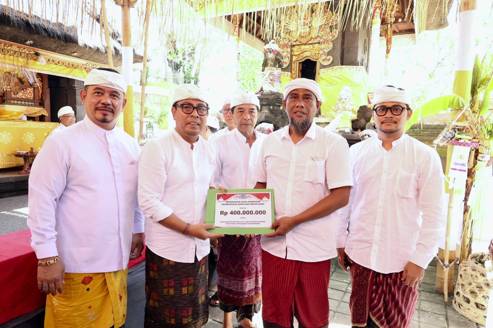 Wawali Arya Wibawa Hadiri Karya Pedudusan Alit Pura Desa Lan Bale Agung Desa Adat Penyaringan Sanur