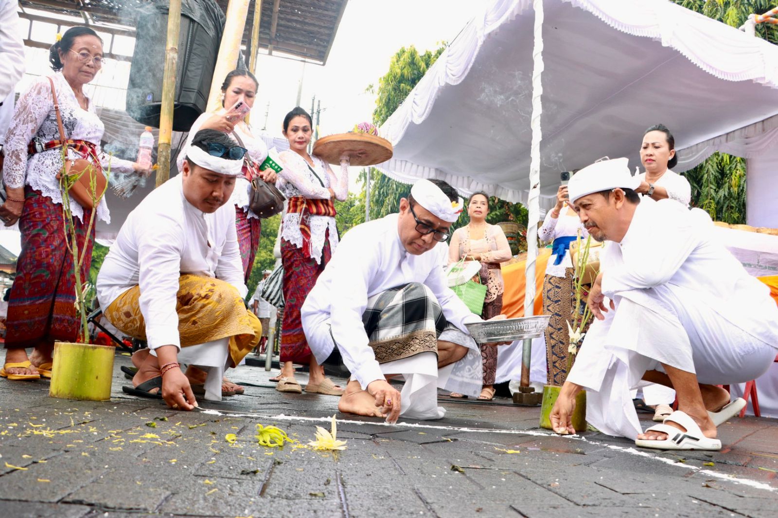 Pemkot Denpasar Gelar Tawur Agung Tilem Kesanga di Kawasan Catus Pata Patung Catur Muka. 