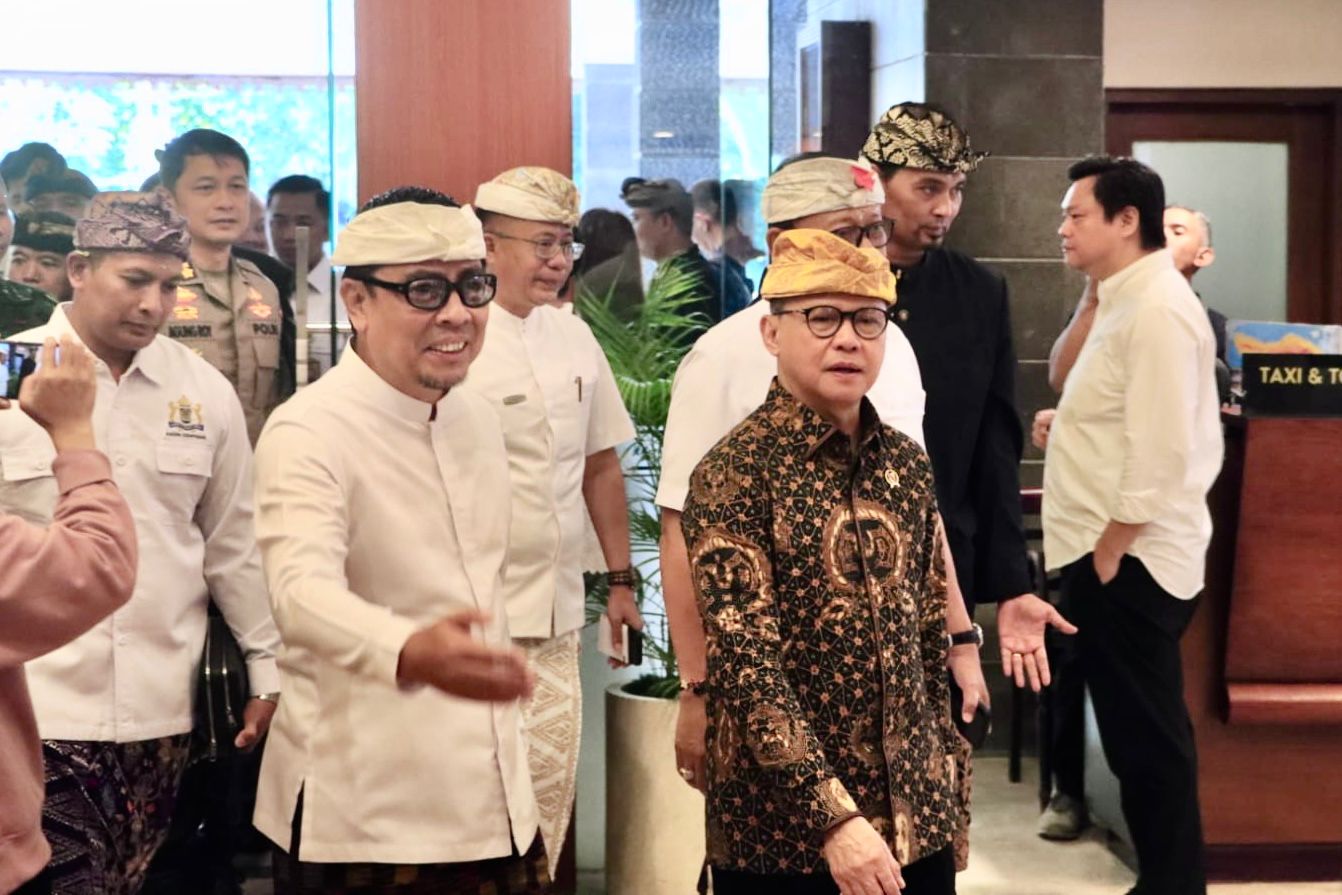 Wawali Arya Wibawa Dampingi Menteri P2MI Lepas 1.000 Pekerja Migran ke Bulgaria, Tekankan Jaga Nama Baik Bangsa