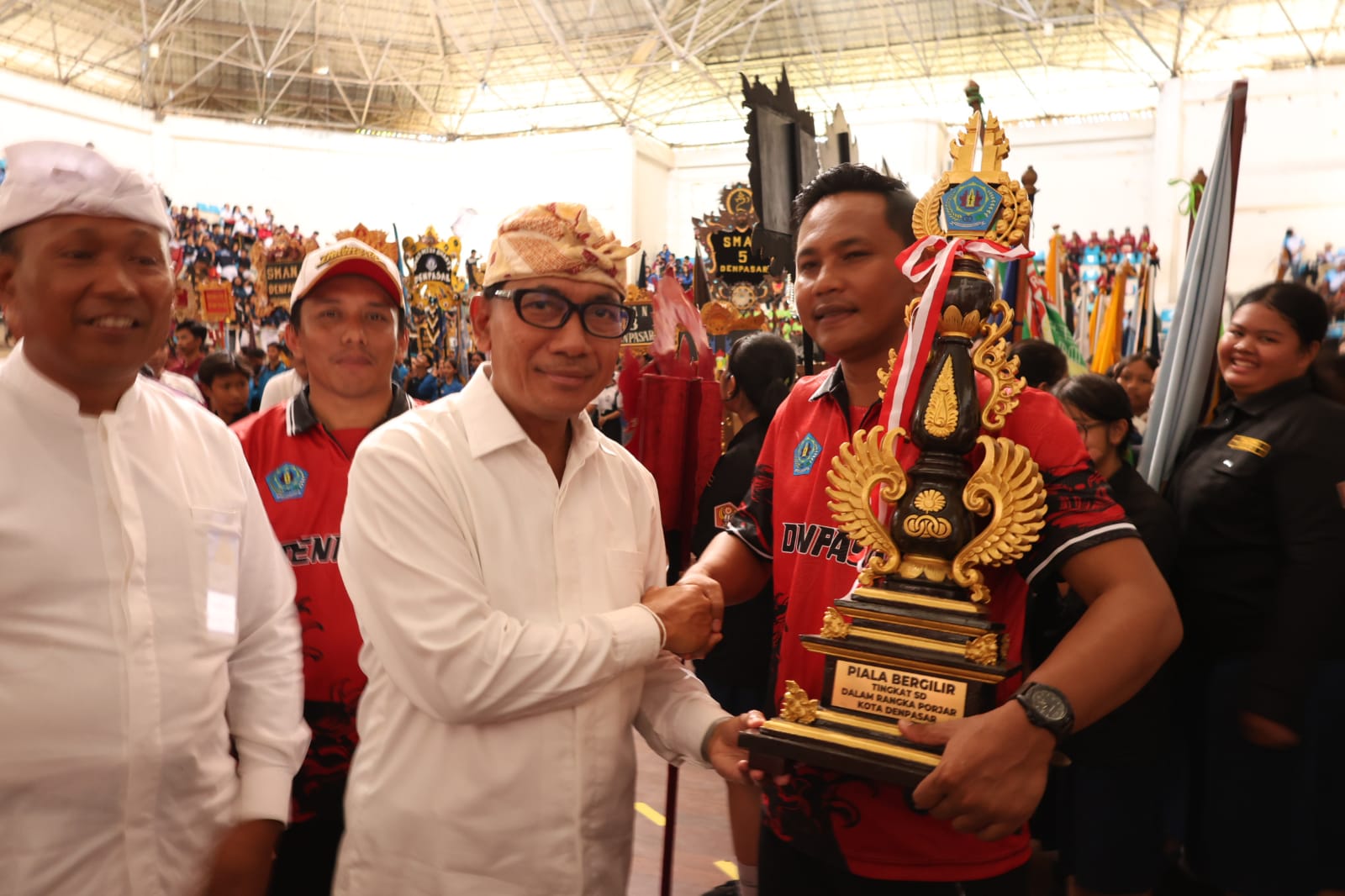 Sekda Eddy Mulya Tutup Porsenijar Kota Denpasar Tahun 2026