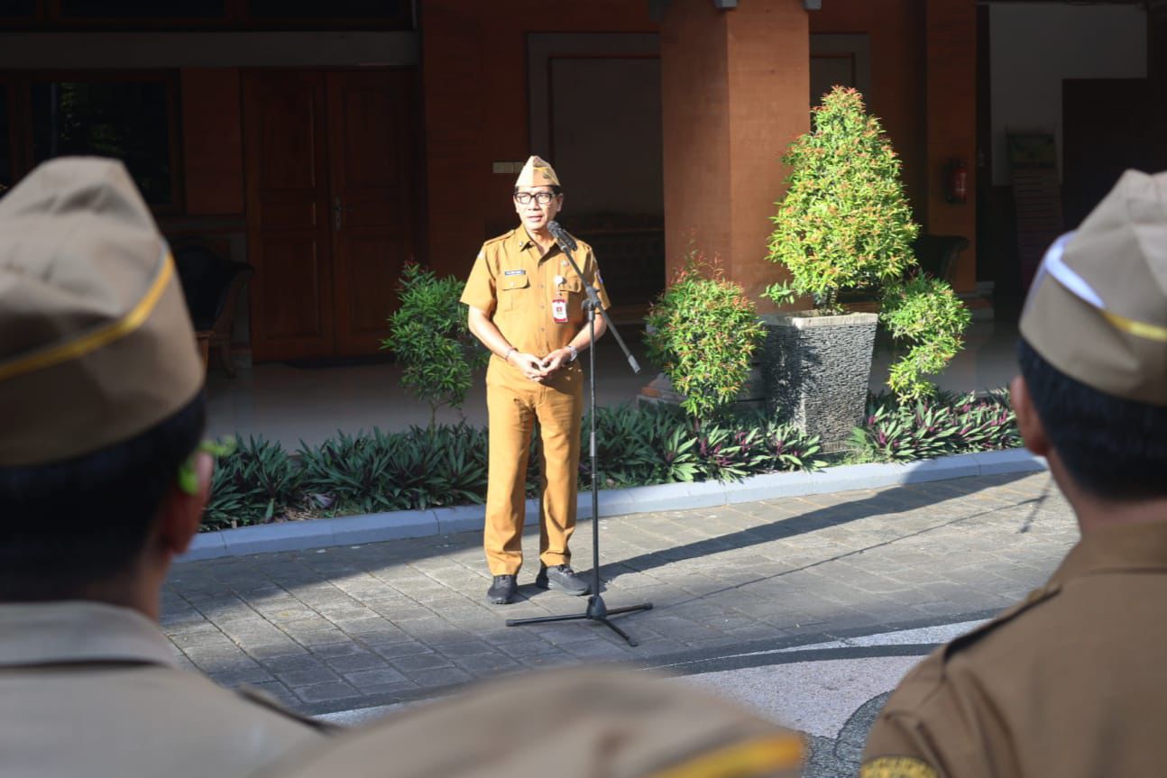 Sekda Eddy Mulya Pimpin Apel Disiplin ASN, Tekankan Inklusifitas Pelayanan, Berikan Yang Terbaik Bagi Masyarakat.