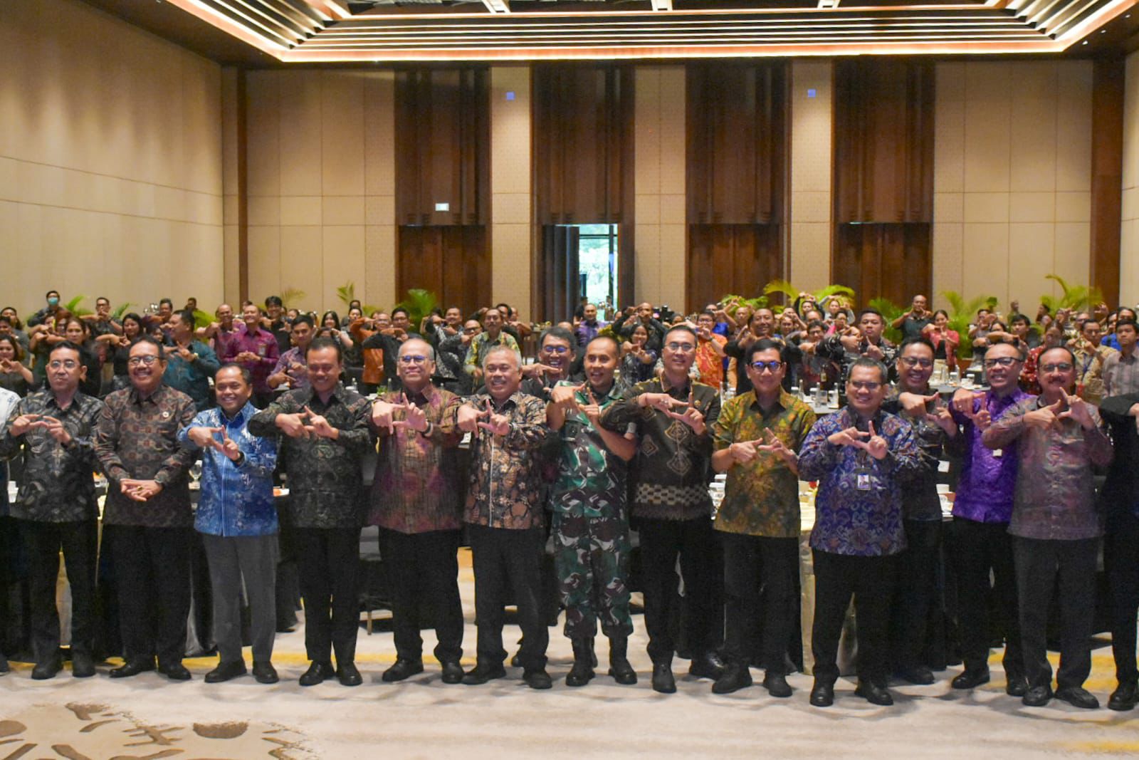 Sekda Eddy Mulya Hadiri Balinomics Update Kebijakan Ekonomi Bali, Bahas Dinamika Ditengah Geopolitik Dunia.