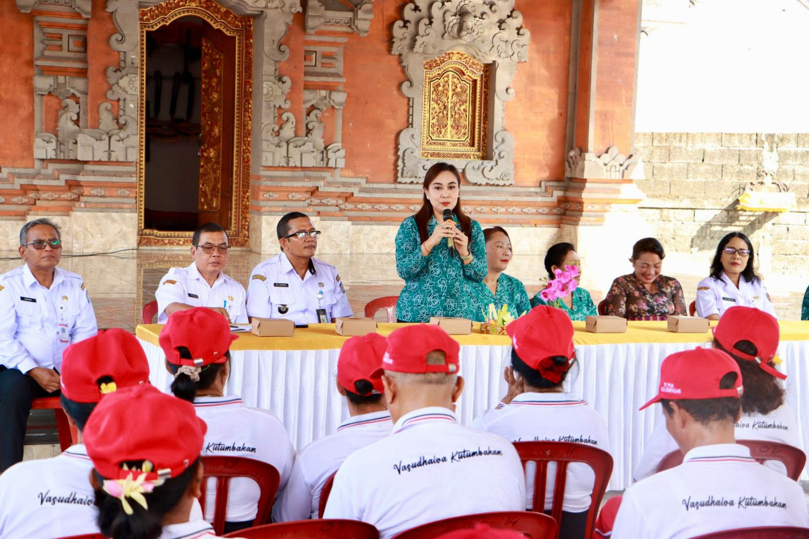 Ny. Ayu Kristi Arya Wibawa Tutup Posyandu Paripurna dan Posyandu 6 SPM di Kecamatan Denpasar Utara