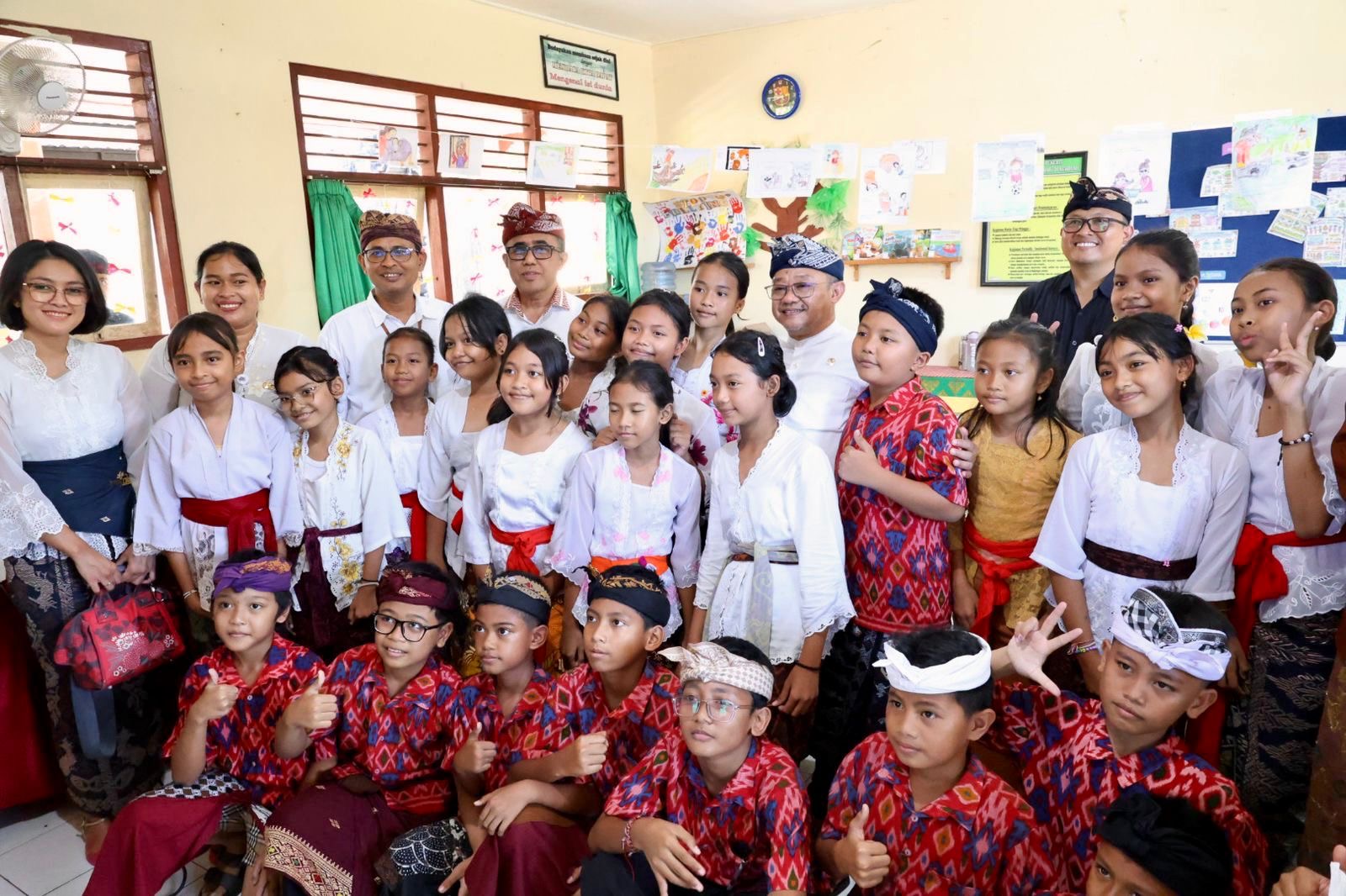 Walikota Jaya Negara Dampingi Mendikdasmen Tinjau Program Revitalisasi di SDN 6 Sumerta