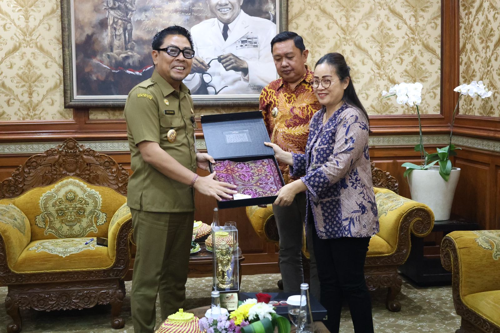 Wakil Wali Kota Denpasar Terima Kunjungan Kerja Wakil Bupati Minahasa Tenggara Bahas Kerukunan Umat Beragama dan Mekanisme Dana Hibah