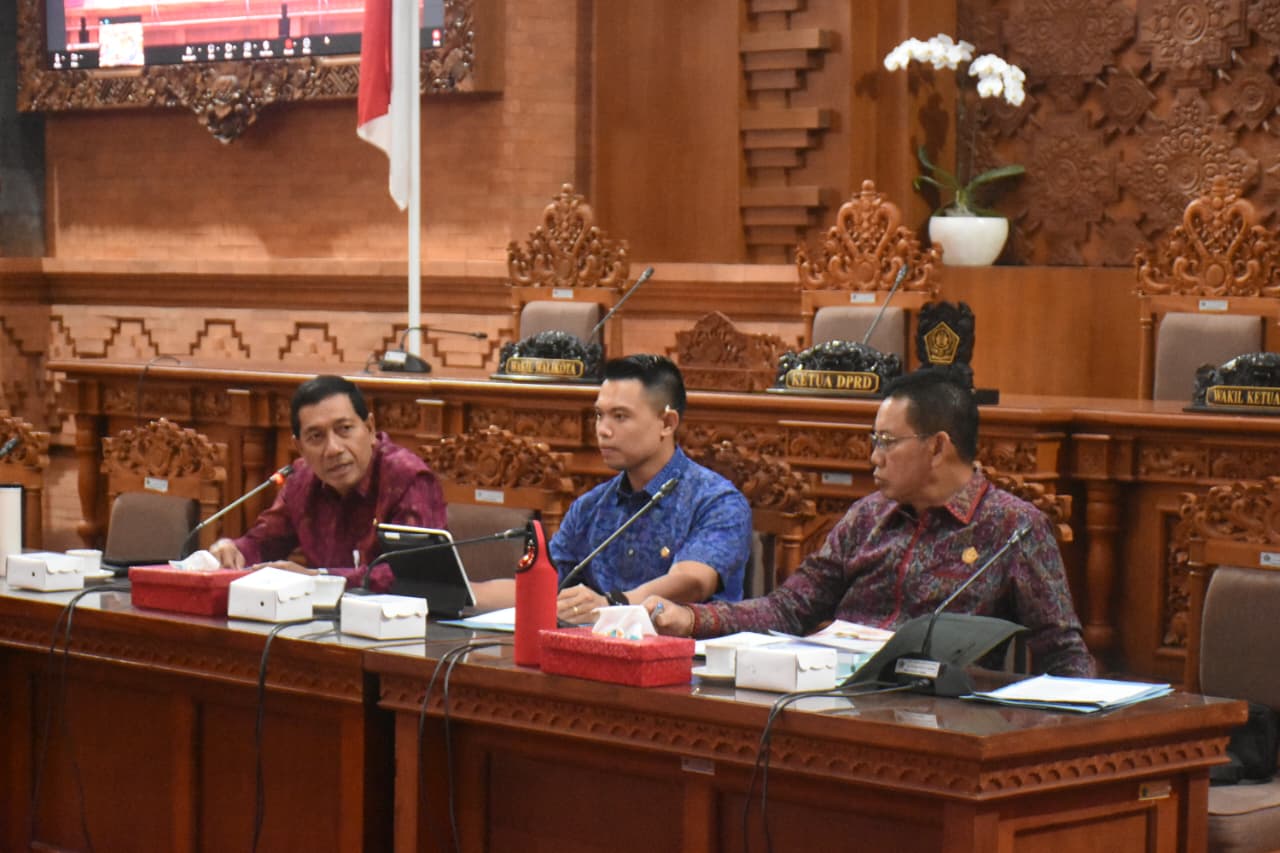 Sekda Eddy Mulya Tegaskan Pemkot Denpasar Terus Perkuat Fondasi Tata Kelola Pelayanan Publik