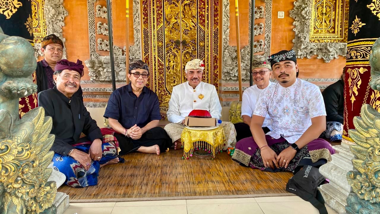 Wali Kota Jaya Negara Serahkan Santunan Kematian kepada Keluarga Dua Veteran Pejuang di Denpasar
