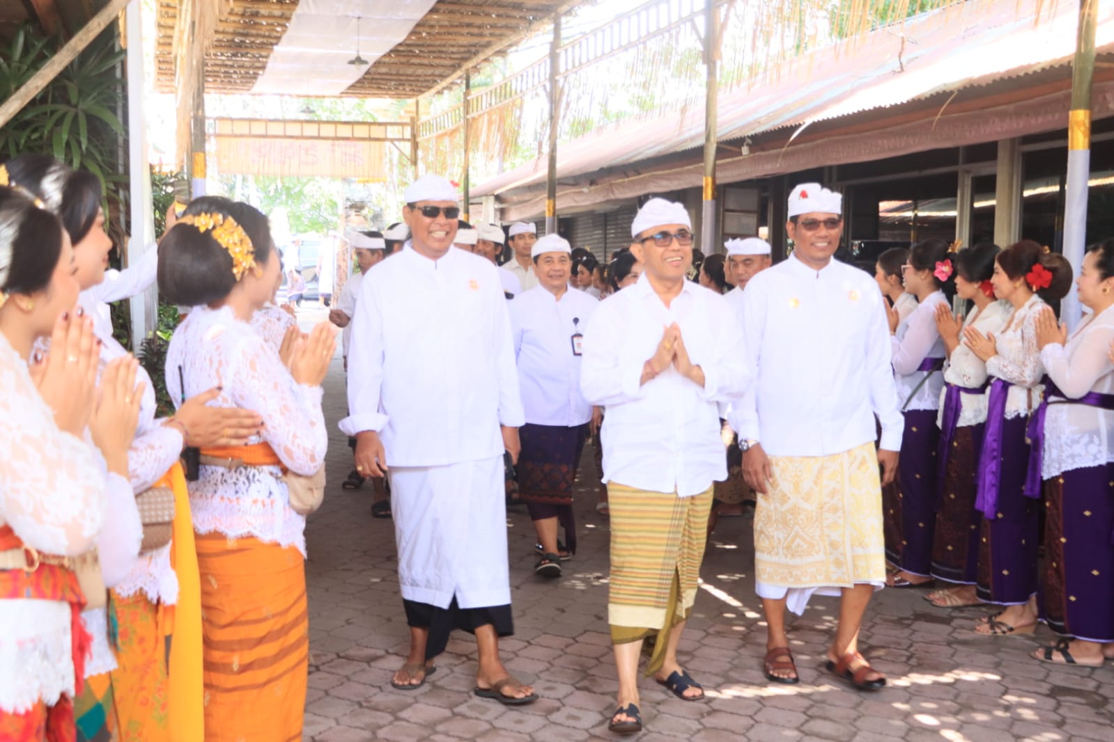 Walikota Jaya Negara Hadiri Karya Padudusan Agung di Pura Dalem Kahyangan Desa Adat Kesiman