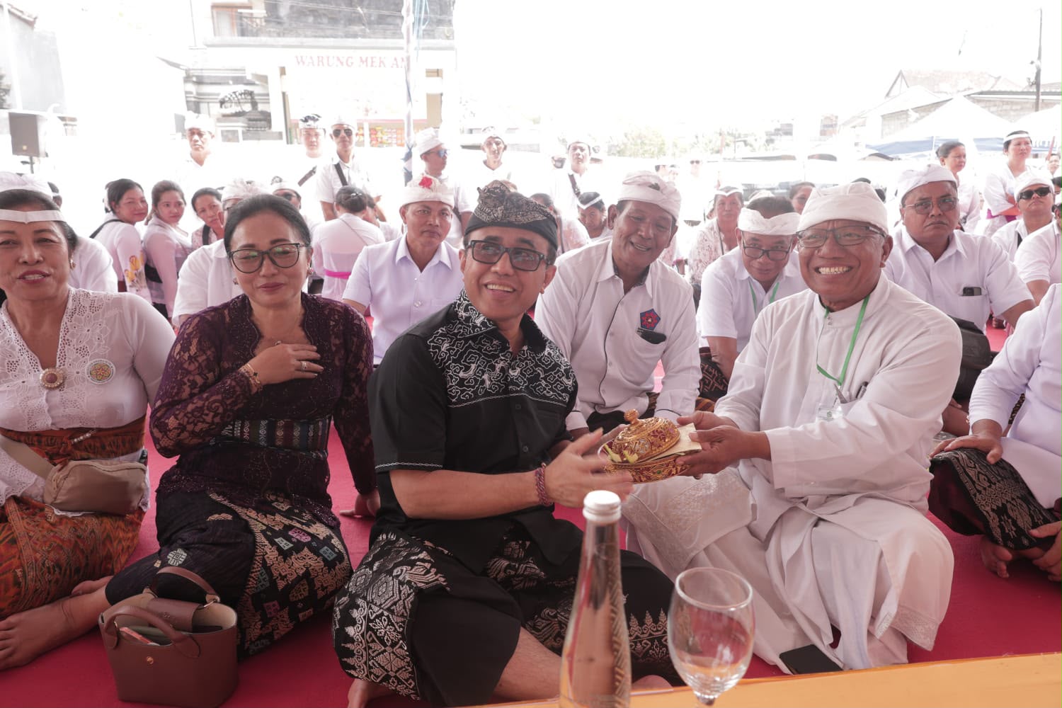WalikotaJaya Negara Hadiri Puncak Karya Atma Wedana Desa Adat Padangsambian 