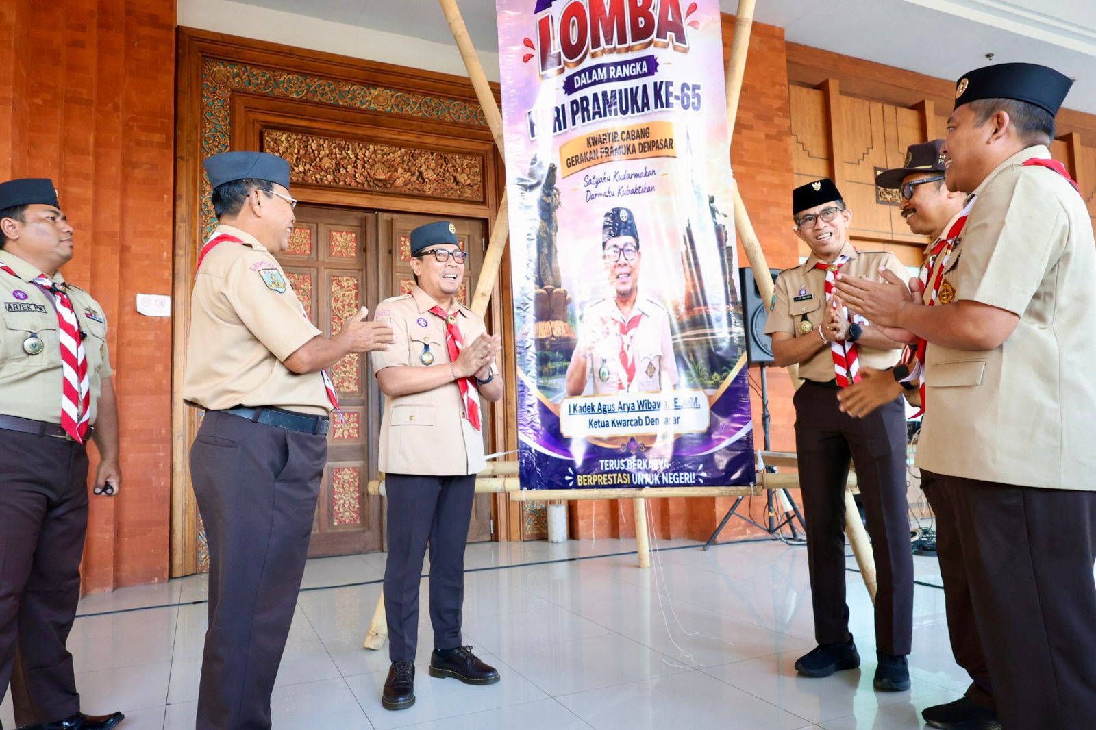 Wawali Arya Wibawa Pimpin Upacara Pembukaan Lomba Serangkaian Hari Pramuka Ke-65 Kwartir Denpasar 