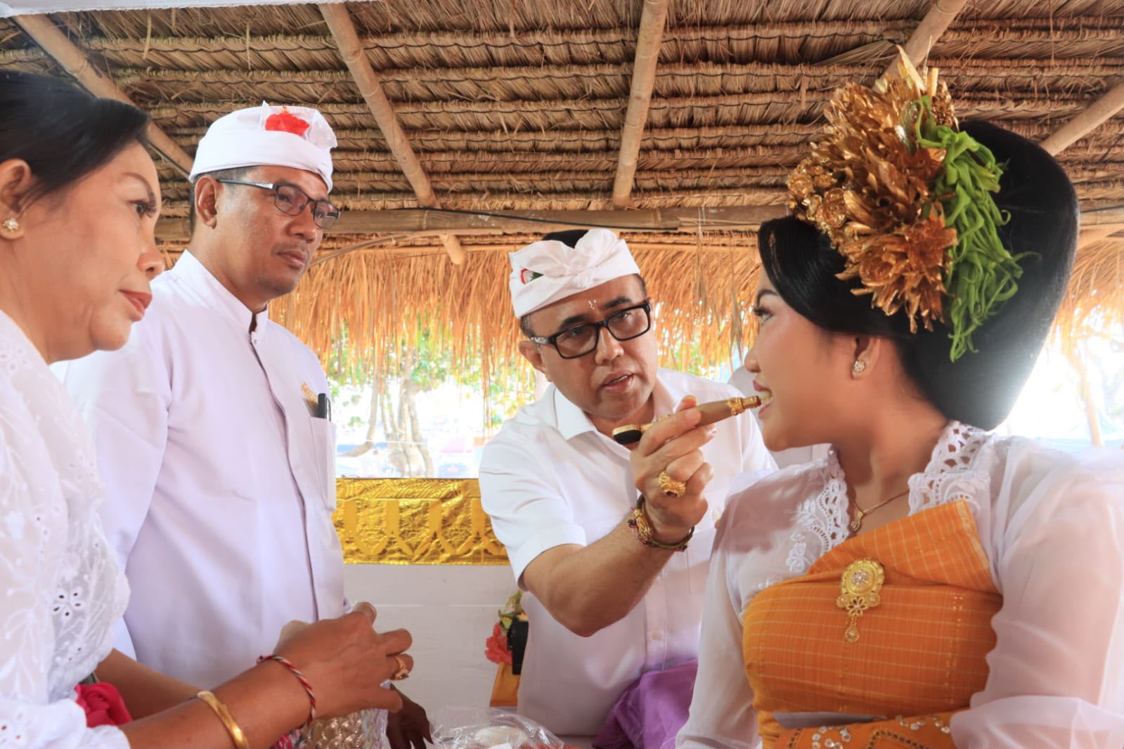 Apresiasi Upacara Adat Massal di Kesiman, Ringankan Beban Masyarakat Walikota Jaya Negara Ngayah Nyangging Upacara Metatah Massal