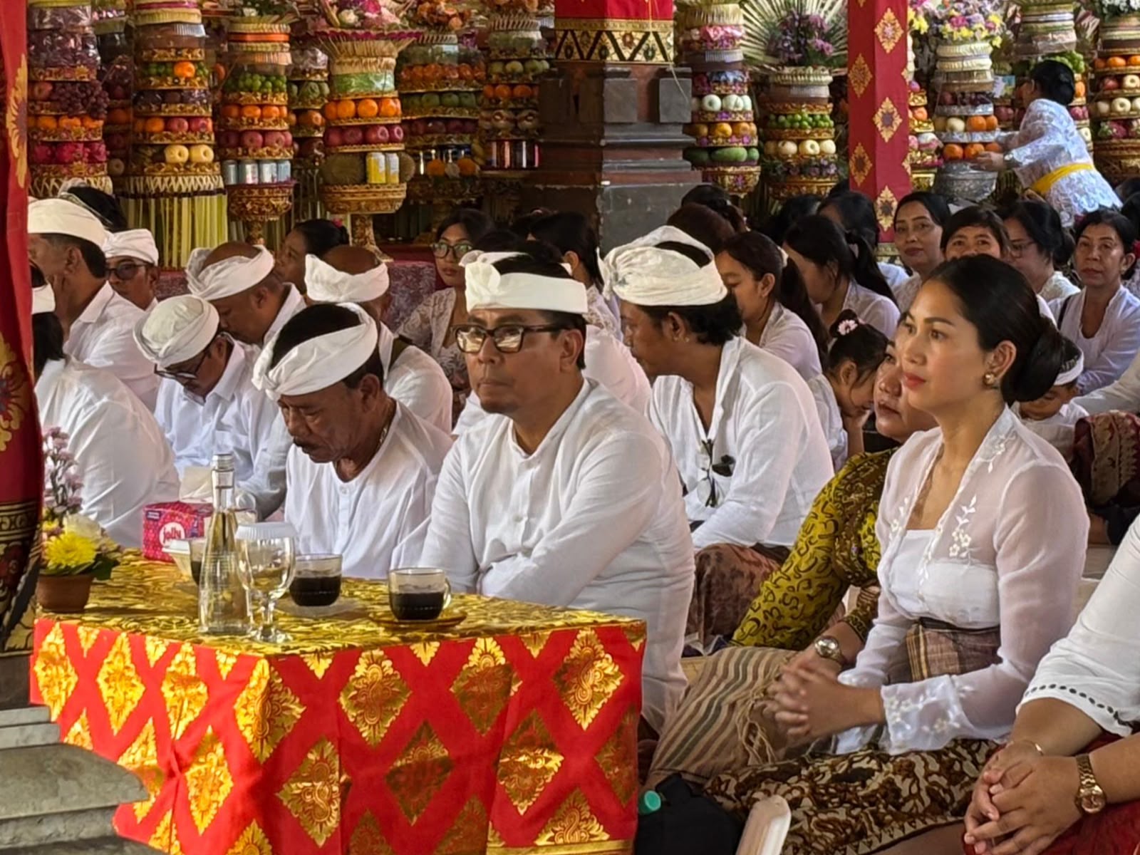 Rahina Purnama Kapat, Wawali Arya Wibawa Hadiri Pujawali Padudusan Alit Banjar Pegok 
