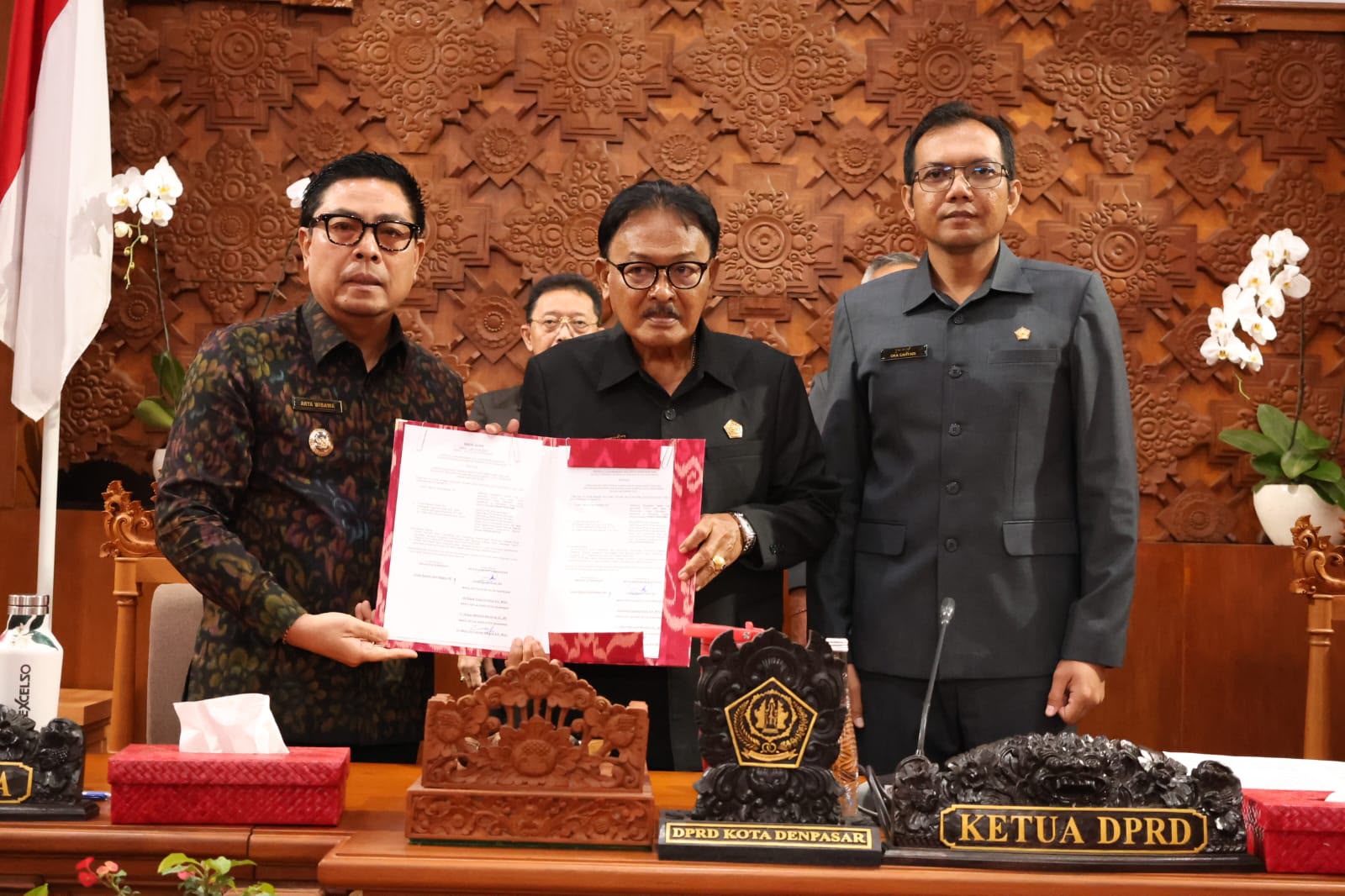 Wamenkes RI Benyamin Paulus Resmikan UPTD Puskesmas III Denpasar Barat. Wawali Arya Wibawa: Faskes Inklusif Ramah Ibu dan Anak, Dekatkan Pelayanan Kesehatan bagi Masyarakat.