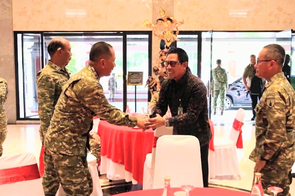 Wawali Arya Wibawa Hadiri Pisah Sambut Pangdam IX/Udayana, Pererat Silaturahmi, Perkuat Sinergi Dukung Pembangunan Berkelanjutan.